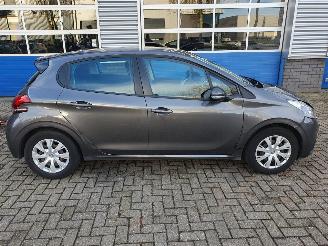 Peugeot 208 1.2 PureTech Blue Lion picture 6