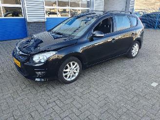 Coche accidentado Hyundai I-30 CW 1.6i i-Motion 2012/6