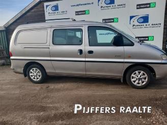 Vrakbiler auto Hyundai H-200 H-1/H-200, Van, 1997 / 2008 2.5 CRDi Powervan 2004/3