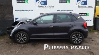 Coche siniestrado Volkswagen Polo Polo V (6R), Hatchback, 2009 / 2017 1.2 TSI 16V BlueMotion Technology 2016/4