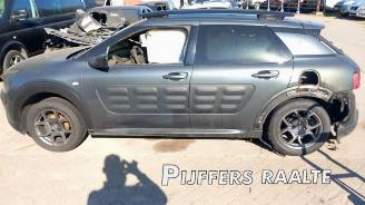 Vrakbiler auto Citroën C4 cactus C4 Cactus (0B/0P), Hatchback 5-drs, 2014 1.2 PureTech 82 12V 2015/12