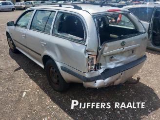 Salvage car Skoda Octavia Octavia Combi (1U5), Combi 5-drs, 1998 / 2010 1.6 2007/6