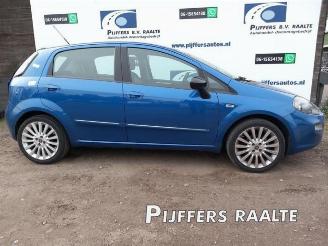 Vrakbiler auto Fiat Punto Punto III (199), Hatchback, 2012 0.9 TwinAir 2012/10