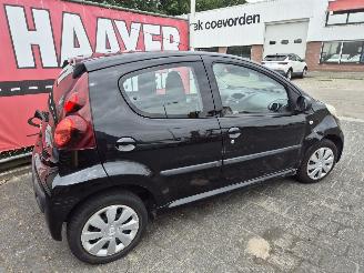 Peugeot 107 1.0 active airco picture 3