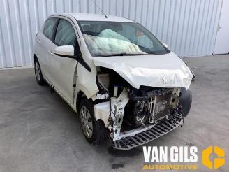 Peugeot 108 108, Hatchback, 2014 1.0 12V picture 6