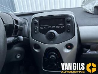 Peugeot 108 108, Hatchback, 2014 1.0 12V picture 16