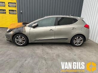 Kia Cee d Cee'd (JDB5), Hatchback 5-drs, 2012 / 2018 1.6 GDI 16V picture 5