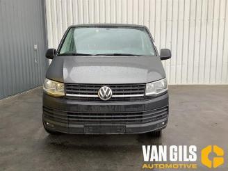 Salvage car Volkswagen Transporter Transporter/Caravelle T6, Bus, 2015 2.0 TDI 204 4Motion 2017/6