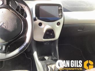 Peugeot 108 108, Hatchback, 2014 1.0 12V picture 19