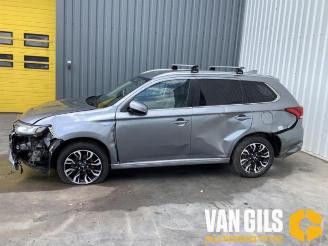 Mitsubishi Outlander Outlander (GF/GG), SUV, 2012 / 2022 2.0 16V PHEV 4x4 picture 8