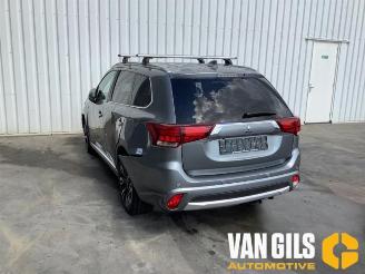Mitsubishi Outlander Outlander (GF/GG), SUV, 2012 / 2022 2.0 16V PHEV 4x4 picture 2