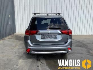 Vrakbiler auto Mitsubishi Outlander Outlander (GF/GG), SUV, 2012 / 2022 2.0 16V PHEV 4x4 2016/12