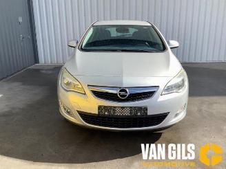 Vrakbiler auto Opel Astra Astra J (PC6/PD6/PE6/PF6), Hatchback 5-drs, 2009 / 2015 1.4 Turbo 16V 2011/6