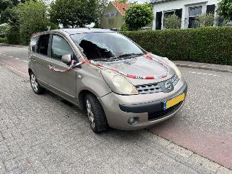 Salvage car Nissan Evalia 1.6-16V 2006/11