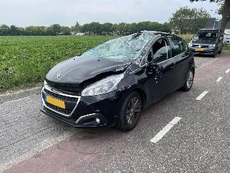 Peugeot 208 1.2 VTi Allure picture 2