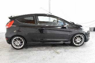 Ford Fiesta  picture 8