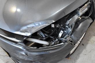 Renault Clio 0.9 TCe Limited picture 17