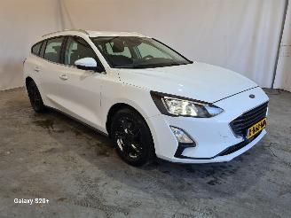 uszkodzony samochody osobowe Ford Focus 1.5 EcoBl. Tr.Ed.Bns 2021/1