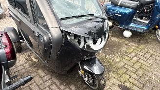 krockskadad bil brommobiel MOVE  Move Vigorous 2025/1