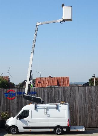 skadebil auto Renault Master 2.3 DCi L2H2 Hoogwerker 10M! Navi Cruise 92KW Euro 5 2013/9