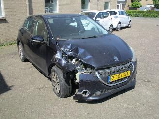 skadebil auto Peugeot 208 1.6 e HDI Blue Lease 2014/4