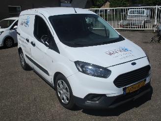 krockskadad bil auto Ford Transit COURIER 1.5 TDCITrend Dura 1E Eig NAP 2023/1