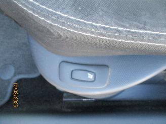 Renault Clio 0.9 TCe Estate picture 19