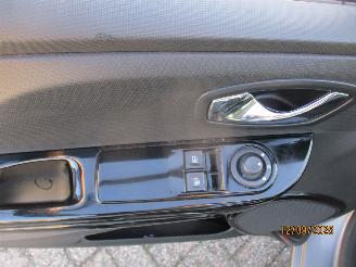 Renault Clio 0.9 TCe Estate picture 21