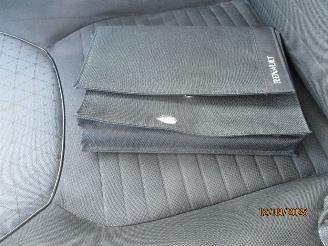 Renault Clio 0.9 TCe Estate picture 30