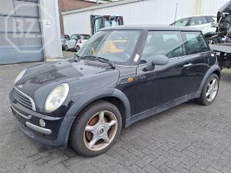 Salvage car Mini One Mini One/Cooper (R50), Hatchback, 2001 / 2007 1.6 16V One 2002/5