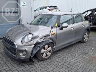 Salvage car Mini One Mini (F55), Hatchback 5-drs, 2013 1.2 12V One 2018