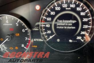 Mazda 3 3 Sport (BP), Hatchback, 2018 2.0 SkyActiv-X M Hybrid 16V picture 5