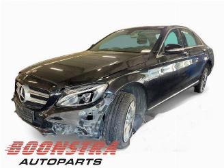 Coche siniestrado Mercedes C-klasse C (W205), Sedan, 2013 / 2021 C-220 2.2 CDI BlueTEC, C-220 d 16V 2015/1