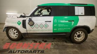 Land Rover Defender Defender II, Terreinwagen, 2019 110 3.0 D200 MHEV picture 2