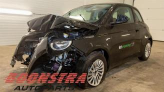 Uttjänta bilar auto Fiat 500 500e (332), Hatchback, 2020 42 kWh 3+1 2023/11