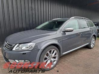 Dezmembrări autoturisme Volkswagen Passat Passat Alltrack (365), Combi, 2012 / 2014 2.0 TDI 16V 177 4Motion 2014/7
