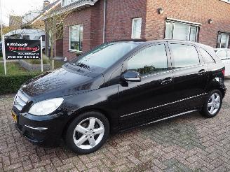 skadebil auto Mercedes B-klasse 170 Business Class Automaat 2009/4