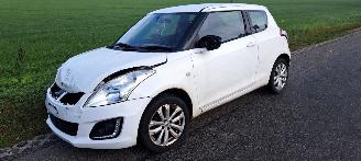 Salvage car Suzuki Swift 1.2 16v 2015/3