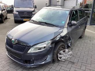 Vrakbiler auto Skoda Fabia Fabia II Combi, Combi 5-drs, 2007 / 2015 1.2i 12V 2012/1