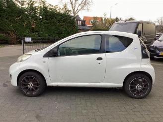 Peugeot 107 107, Hatchback, 2005 / 2014 1.0 12V picture 8