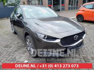 Vrakbiler auto Mazda CX-30 CX-30 (DM), SUV, 2019 2.0 e-SkyActiv X 186 M Hybrid 16V 2022/2