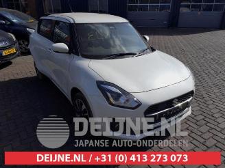 krockskadad bil auto Suzuki Swift Swift (ZC/ZD), Hatchback 5-drs, 2017 1.0 Booster Jet Turbo 12V SHVS 2019/8