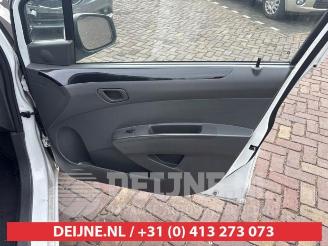 Chevrolet Spark Spark (M300), Hatchback, 2010 1.0 16V picture 22