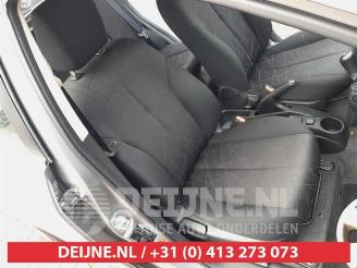 Mazda 2 2 (DE), Hatchback, 2007 / 2015 1.3 16V S-VT picture 15