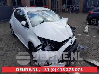 Vrakbiler auto Toyota Yaris Yaris IV (P21/PA1/PH1), Hatchback, 2020 1.5 12V Hybrid 115 2021/7
