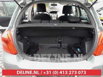 Toyota Yaris Yaris II (P9), Hatchback, 2005 / 2014 1.3 16V VVT-i picture 12