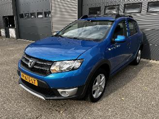 Voiture accidenté Dacia Sandero Stepway 0.9 Tce 2016/10