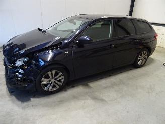 Vrakbiler auto Peugeot 308 1.2 THP 2017/6