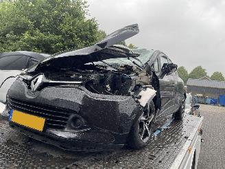 Démontage voiture Renault Clio 1.5 DCI ECO expression 2013/1