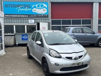 Vrakbiler auto Toyota Aygo Aygo (B10), Hatchback, 2005 / 2014 1.0 12V VVT-i 2008/1